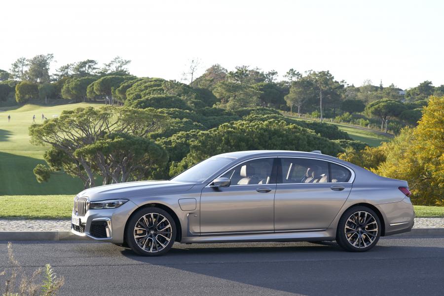  BMW 745Le xDrive M Sport (G12) 2019 года  (WW) (фото 38 из 103)